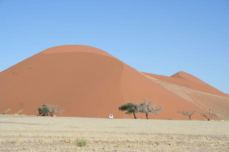 Indrukwekkende hoge zandduinen bij Sossusvlei in Namibië