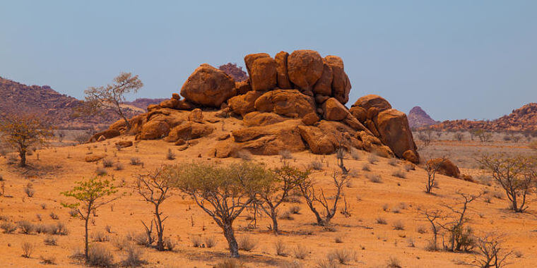Bijzondere rotsformaties rondom Twyfelfontein, Namibië