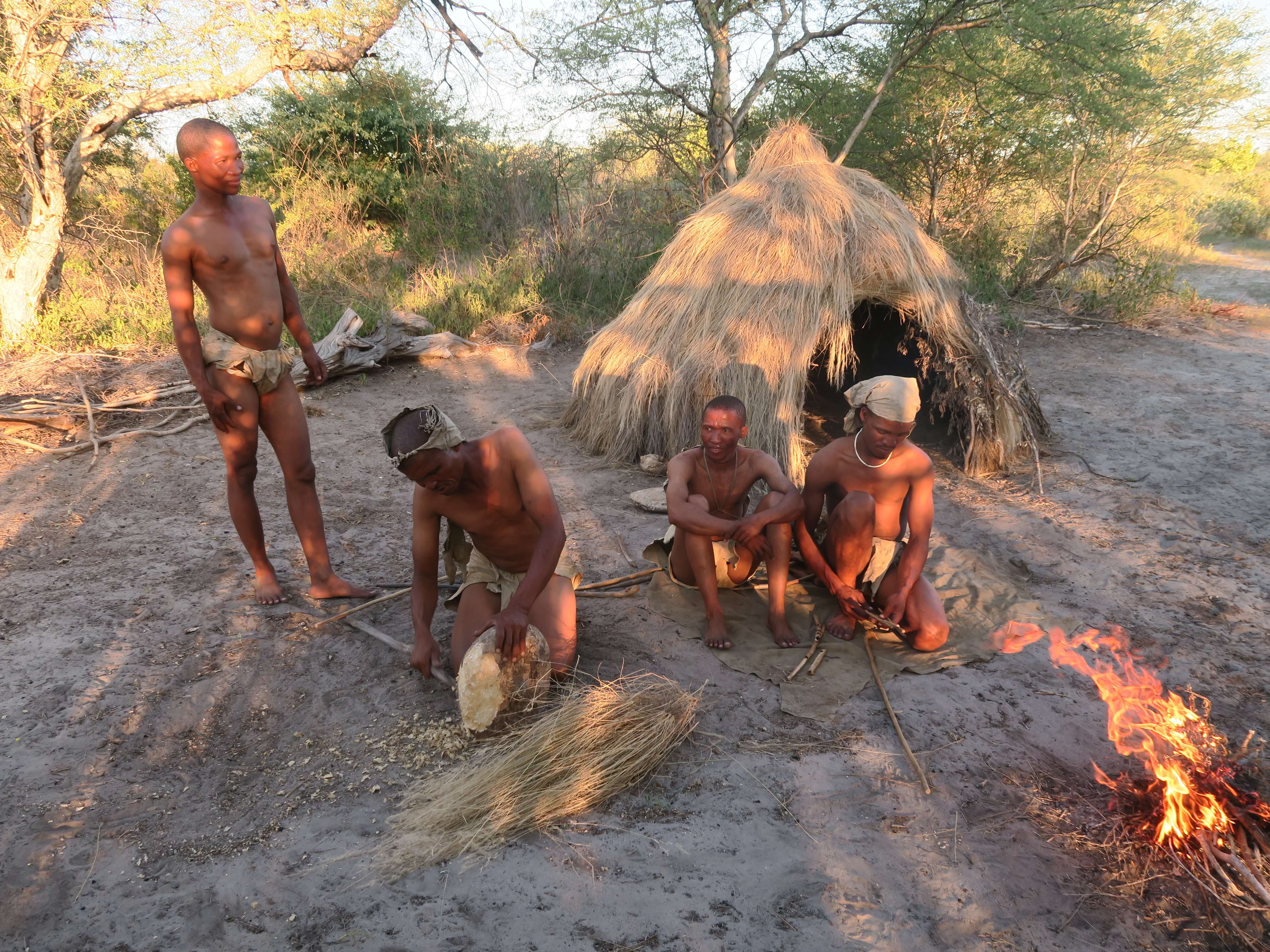 San Bushmen in Kalahari Desert Namibië