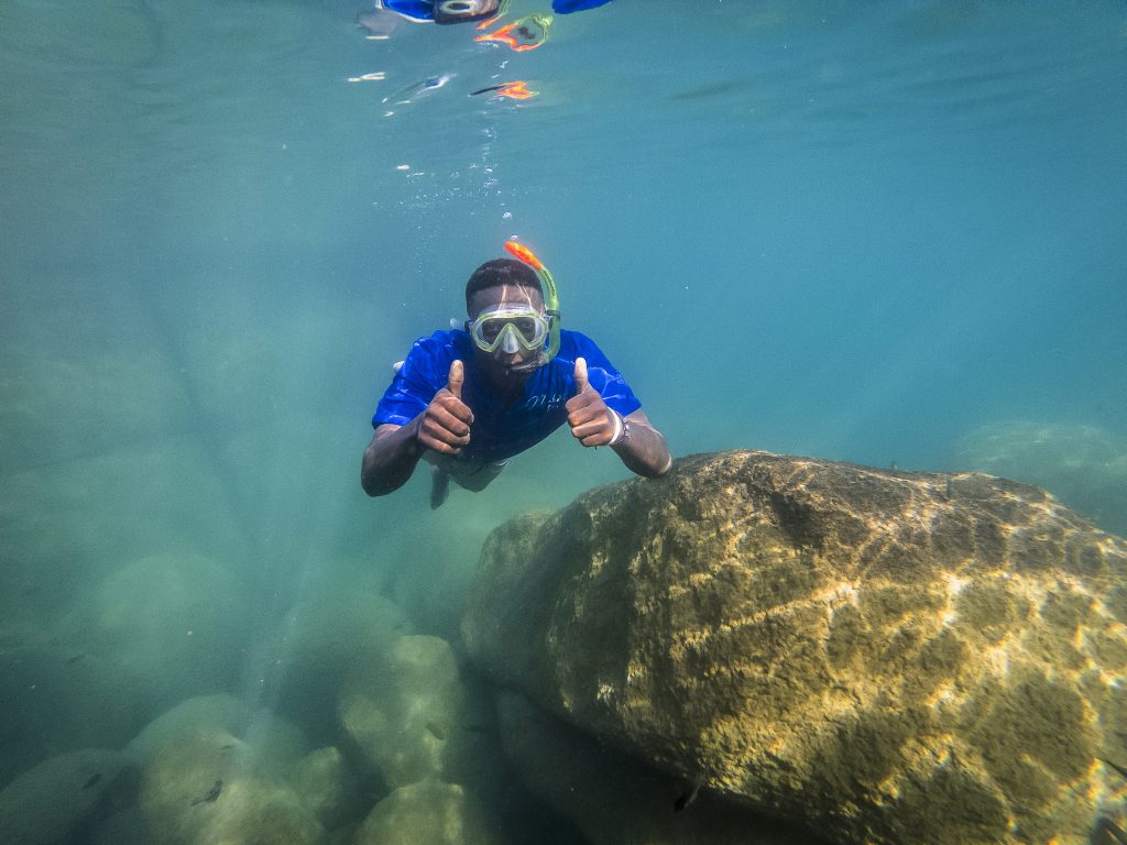 Snorkelen bij Mumbo Island Lake Malawi (@Jonathan Ramael)