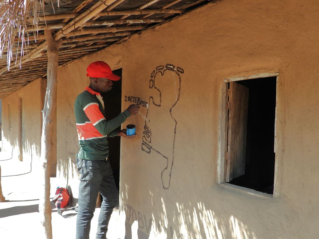 Muurschildering in Njobvu Cultural Village Malawi